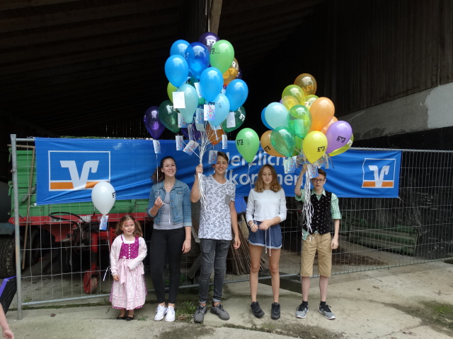 Luftballon-Wettbewerb Pfarrfest in Buch am Buchrain